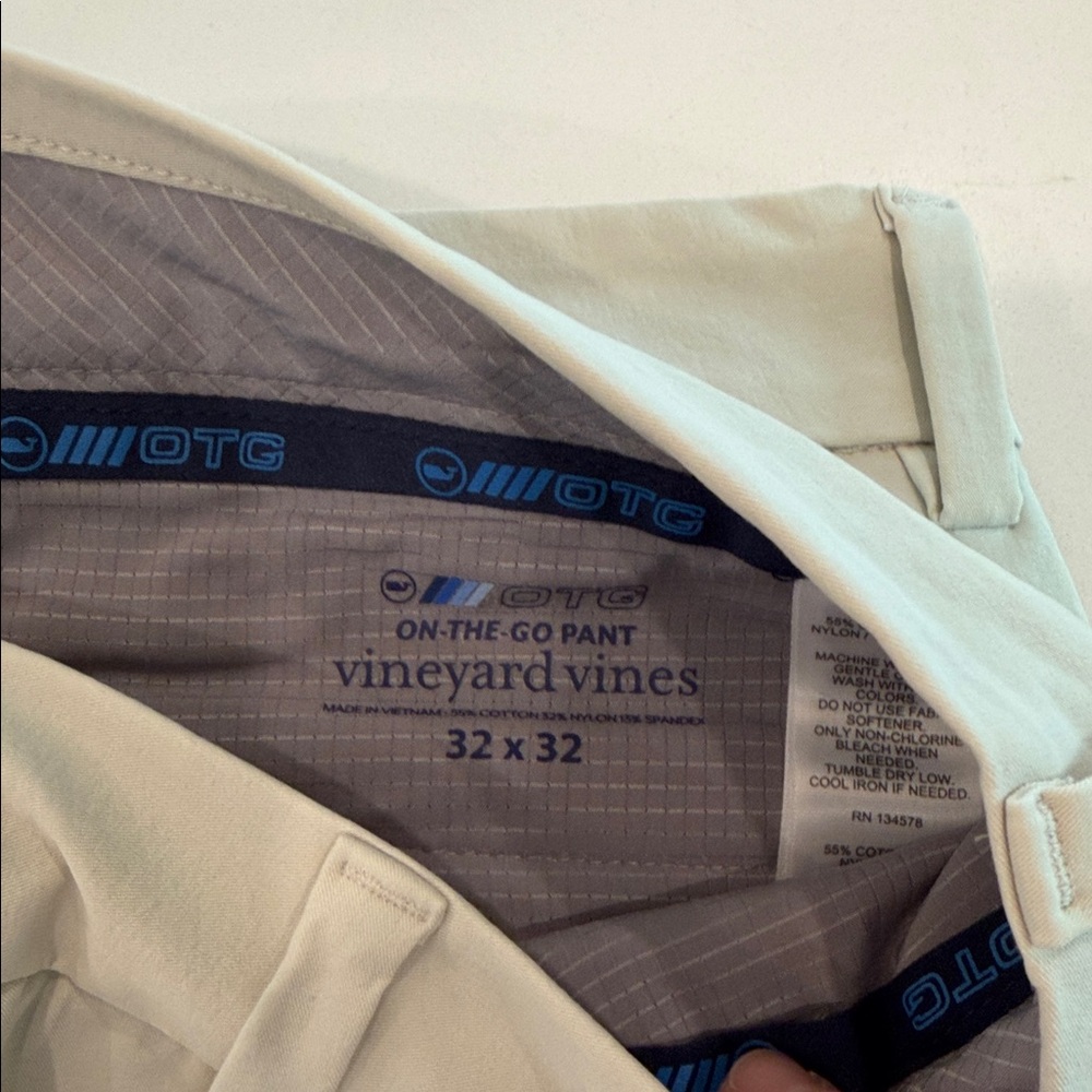 Vineyard Vines Beige On-The-Go Trousers 32/32